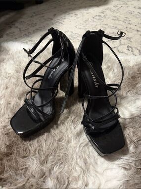 Sheln, Strappy Black High Heel Sandals - Size 6